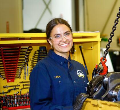 Photo of a Caterpillar student in the shop
