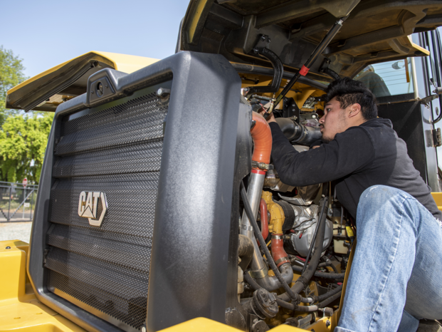 Caterpillar dealer service technician