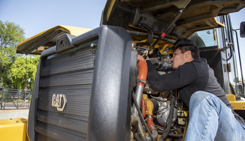 Caterpillar dealer service technician