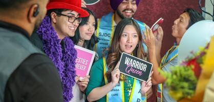 Photo students celebrating graduation