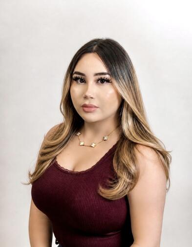Headshot of Suzana Gomez